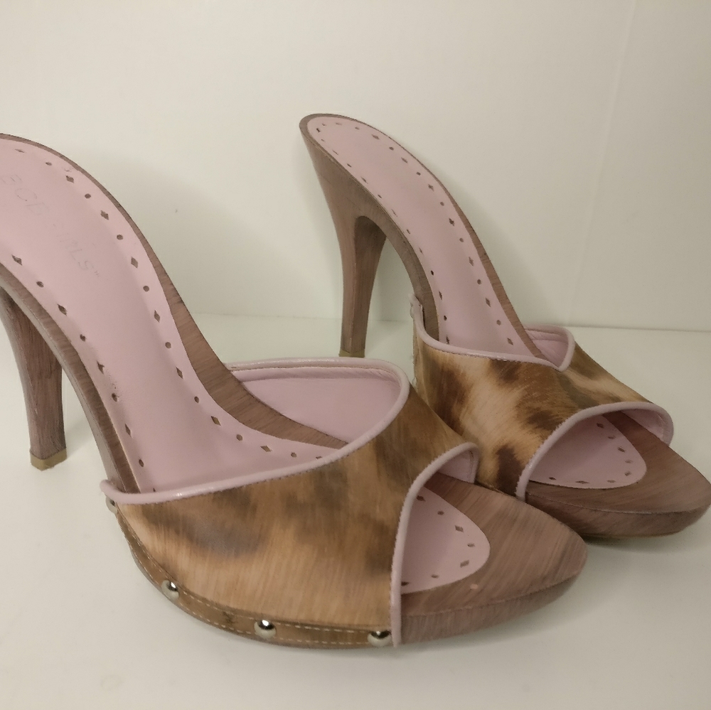 BCB Girls retro pink leopard heels